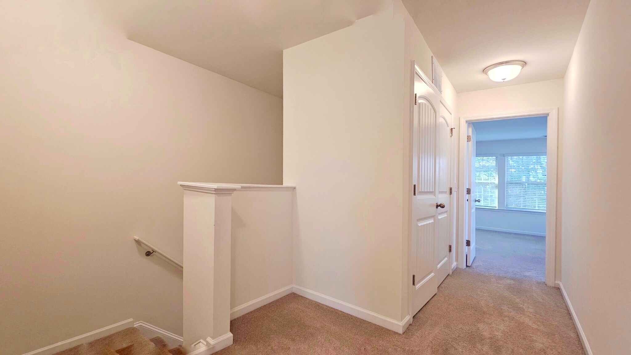 Building Photo - 90 W Grove Point Dr