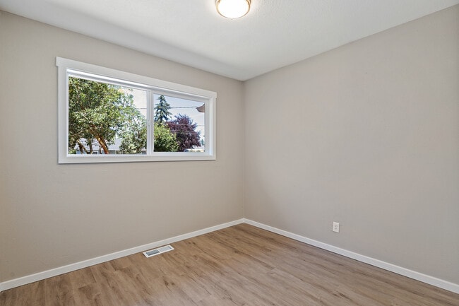 Building Photo - 8408 Dalton Dr SW
