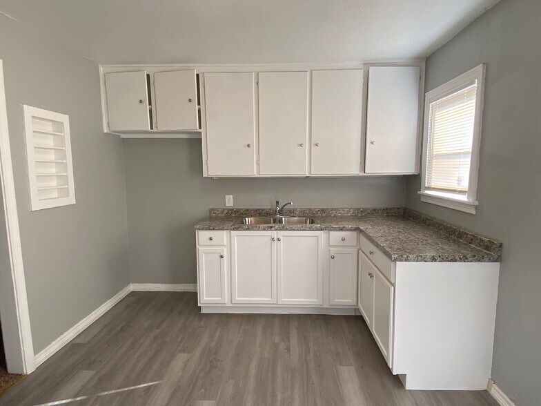 Building Photo - 1326 NW 100th St