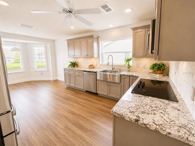 Building Photo - 1211 Cabella Cir