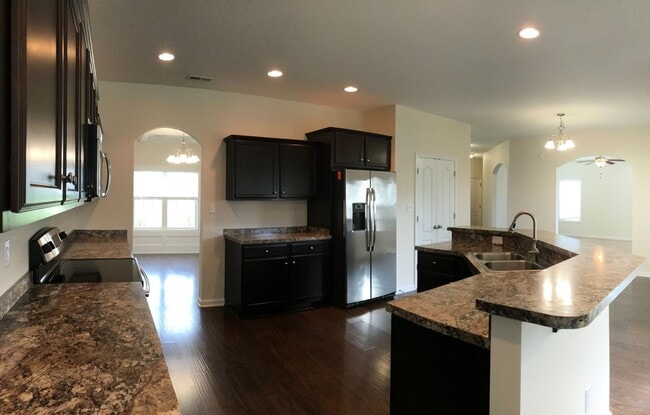 Building Photo - Regal Home on Regatta Way!