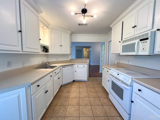 Building Photo - 3241 Braxton Cir