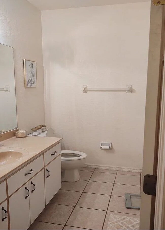 Building Photo - Villa Congress