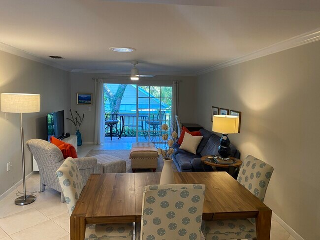 Building Photo - 800 Coquina Ln