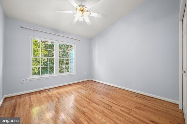 Building Photo - 25 Tivoli Lake Ct