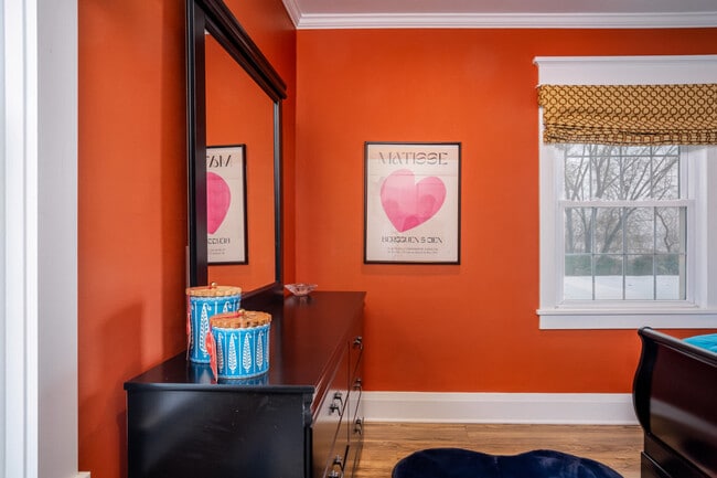 Building Photo - 10 N Pistakee Lake Rd