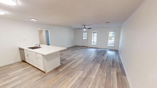 Building Photo - "Charming 3-Bed, 2-Bath Gem with 1,654 Sq Ft of Comfort in Temple, TX!"