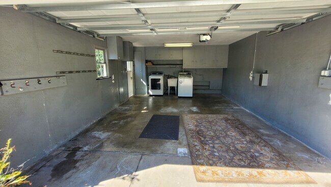 Building Photo - Gorgeous 3 Bed 2 Bath House In Whittier Co...
