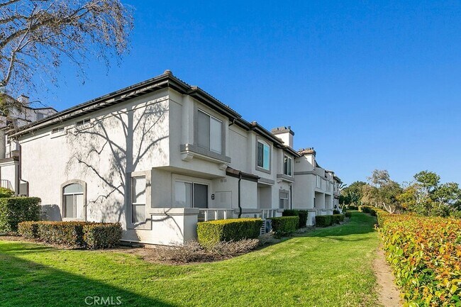 Building Photo - 30902 Club House Dr