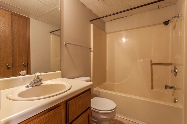 Building Photo - d4041fer