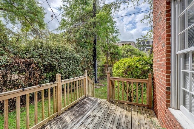 Building Photo - 57 Briar Hollow Ln