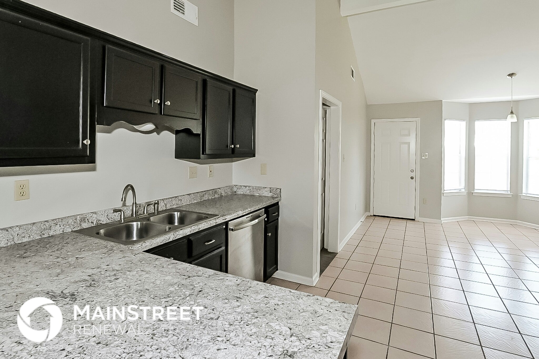 Building Photo - 6464 Elmwood Cove