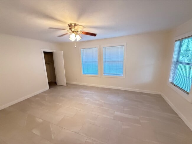 Building Photo - 17119 TX-35