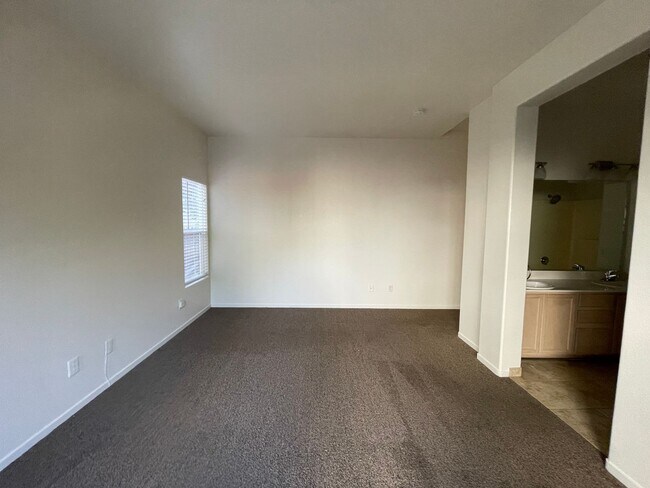 Building Photo - Nice single story, 3 bedroom, 2 bath plus 2 car garage home