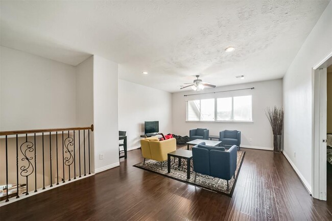 Building Photo - 24919 Ginger Ranch Dr