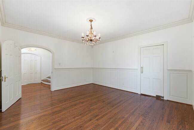 Building Photo - 6666 Fairfield St