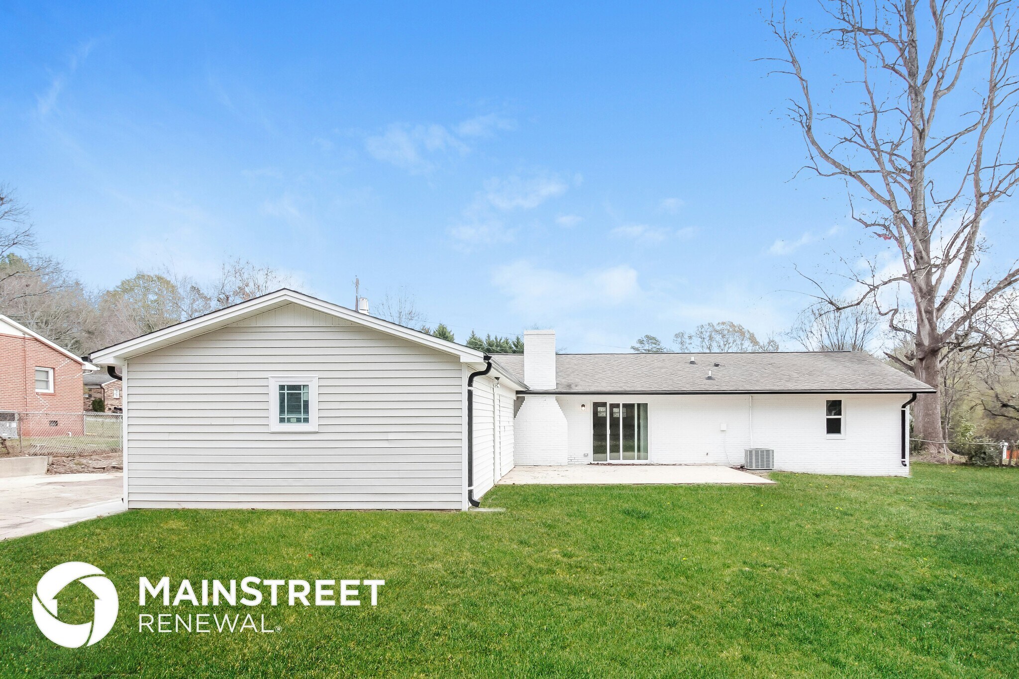 Building Photo - 220 Pine Rd