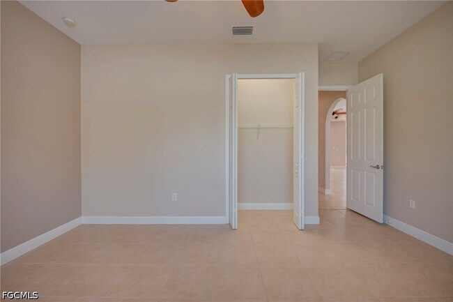 Building Photo - 638 Parkdale Blvd