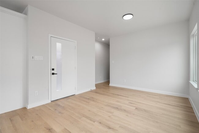 Building Photo - 7220 S Hall St