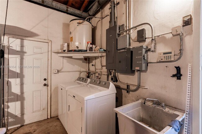 Building Photo - 1449 Baracoa Ave