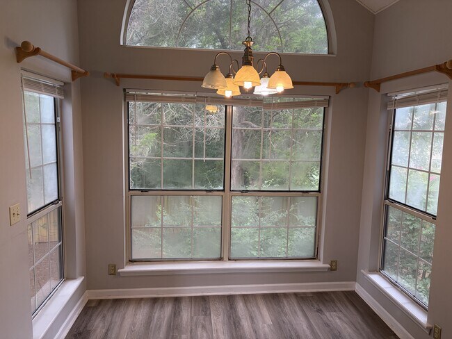Building Photo - 1034 Stones Throw Dr NW