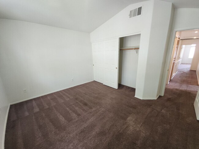 Building Photo - 9907 Sparrow Ridge Ave