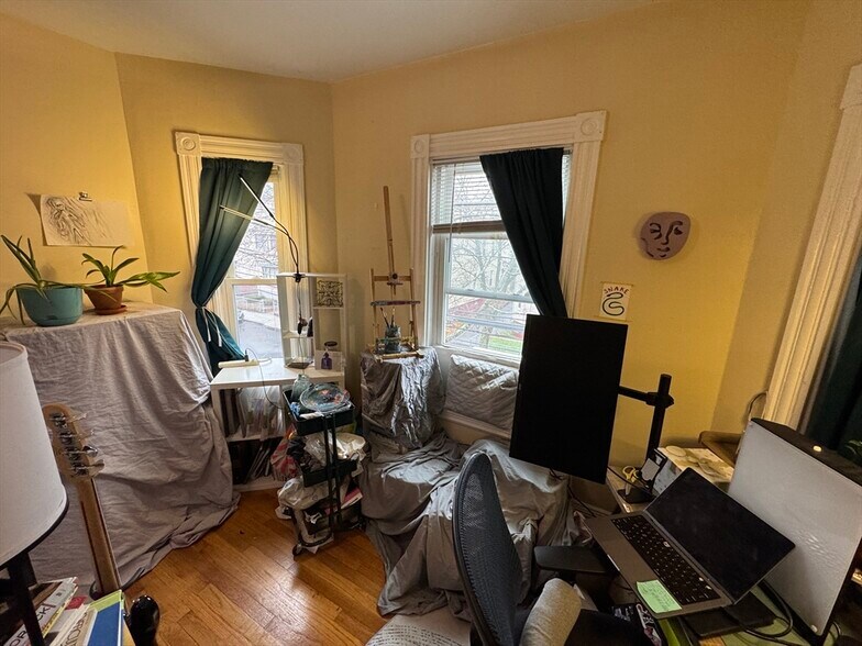 Building Photo - 44 Gorham St