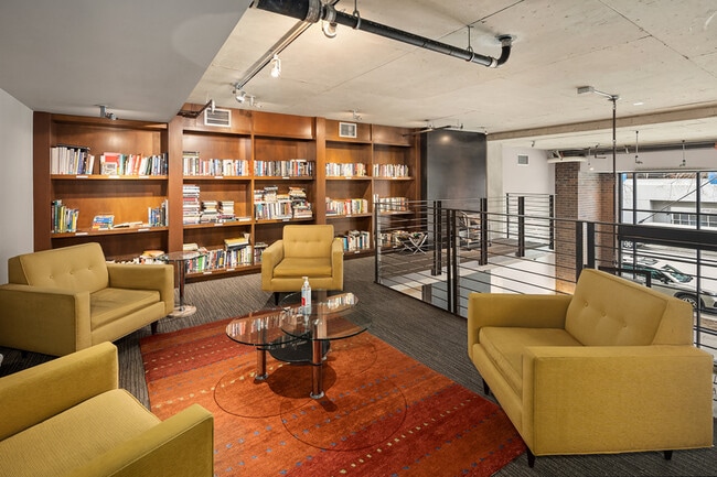 Building Photo - 2720 3rd Ave