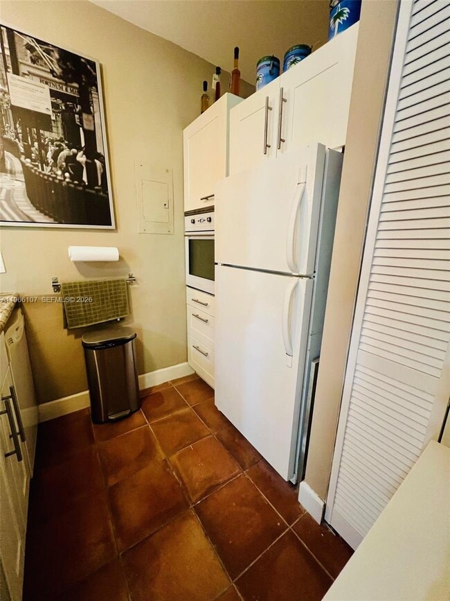 Building Photo - 536 14th St