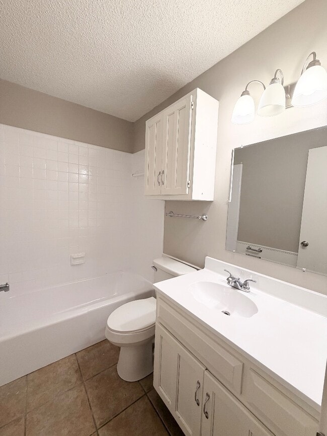 Building Photo - 11168 S Douglas Ave