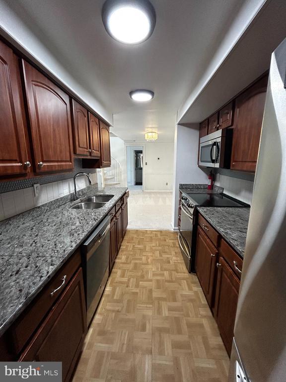 Building Photo - 6910 Sandra Marie Cir