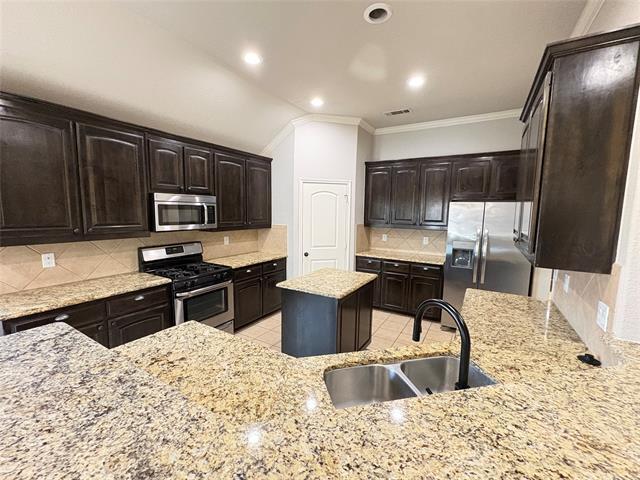 Building Photo - 5900 Shiner Dr