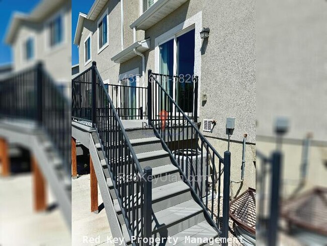 Building Photo - Glen Eagles Ct. Townhouse