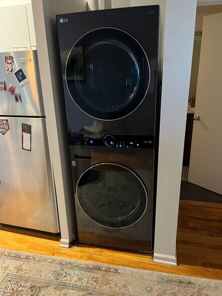 New LG Washer/Dryer - 3201 N Seminary Ave