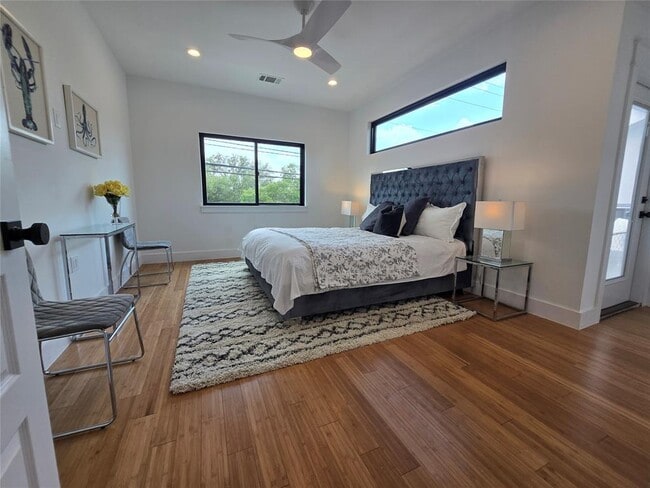 Building Photo - 1112 W N Loop Blvd