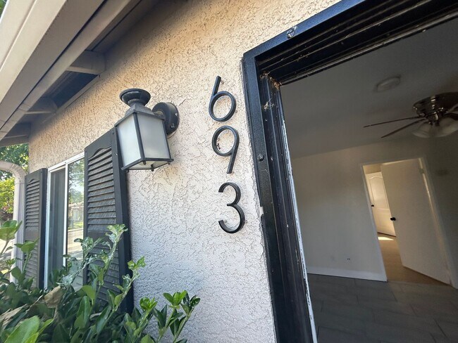 Building Photo - 683 - 695 Vermont Avenue, Turlock CA 95380