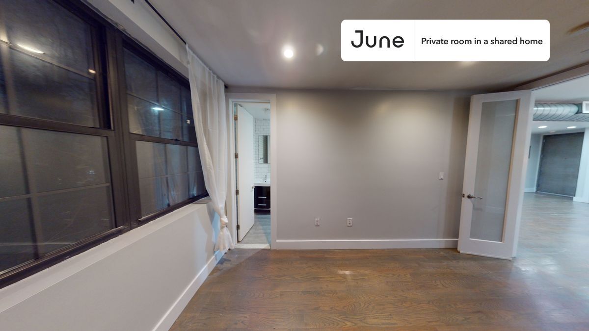 Building Photo - Room in Shared 3 bed/3 bath home