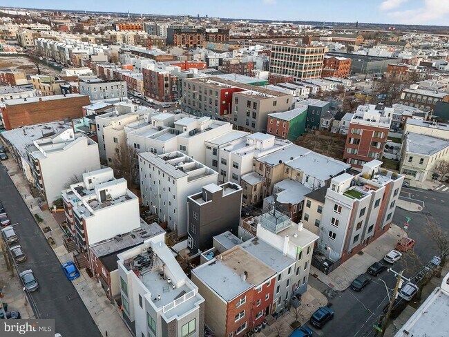 Building Photo - 2542 Arcadia St