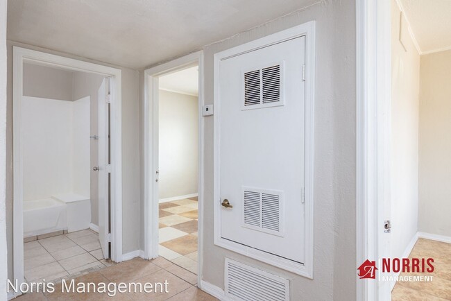 Building Photo - 2 br, 1 bath House - 516 N Roosevelt Ave