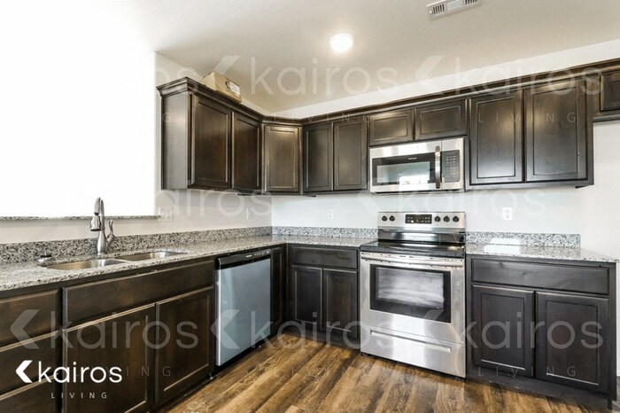 Building Photo - 803 Granite Cir SW