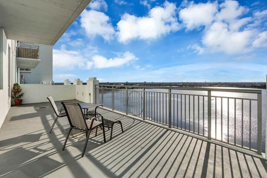 Balcony - 300 S Australian Ave