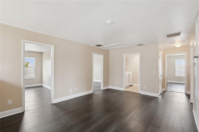 Building Photo - 2227 Napone Ln