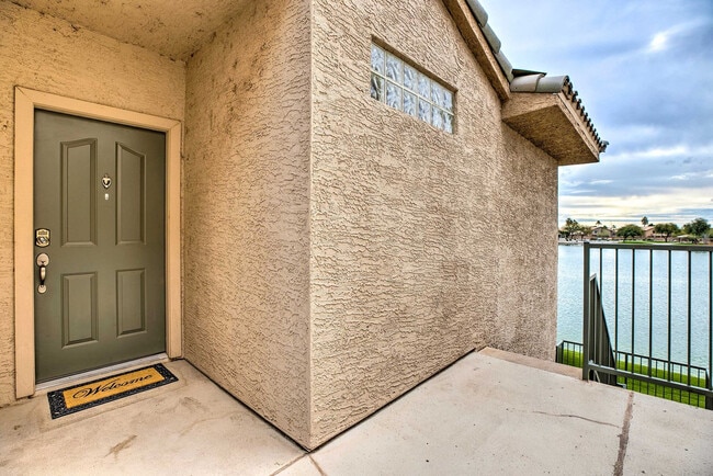 Building Photo - 16013 S Desert Foothills Pkwy