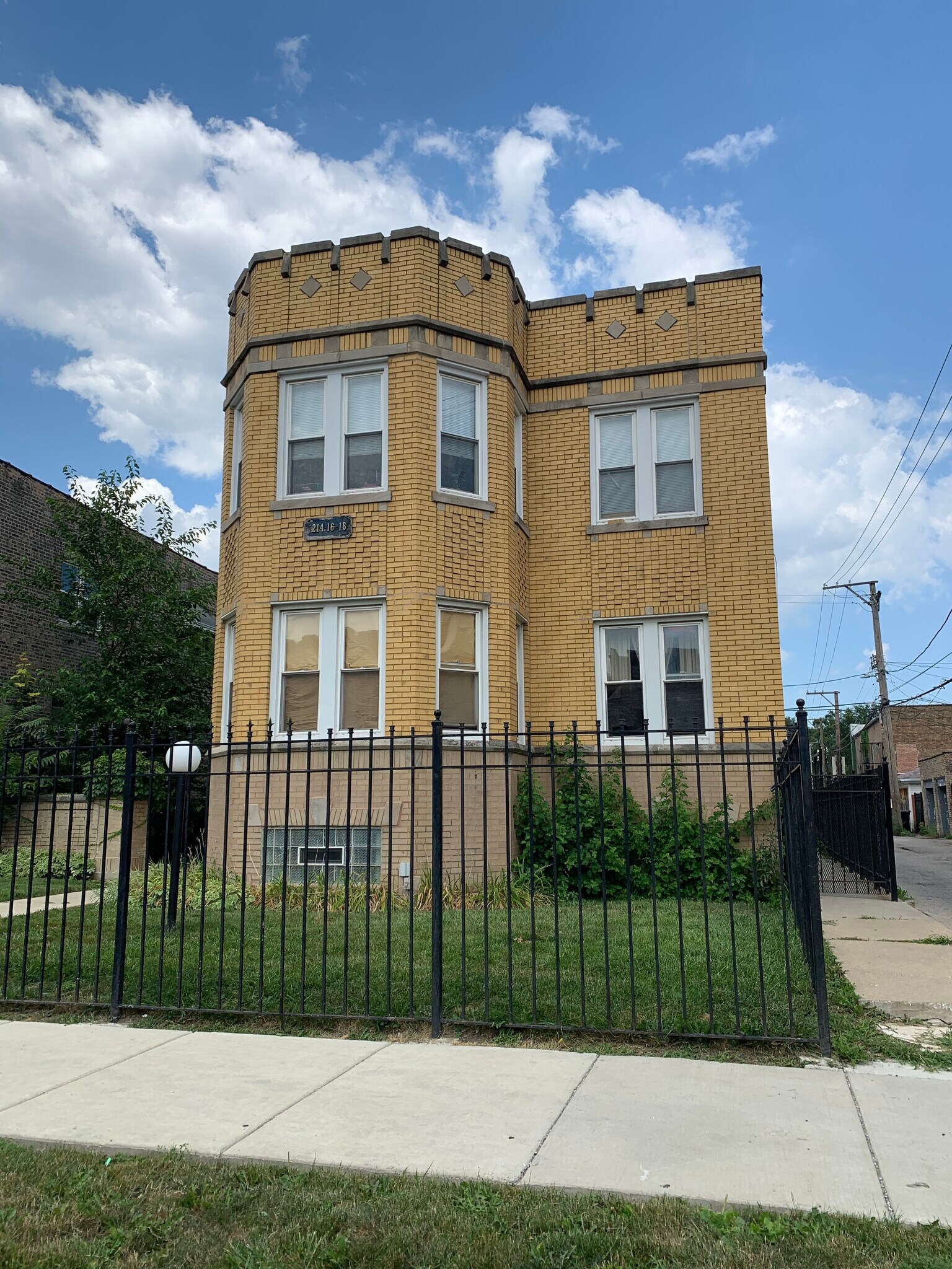 Building Photo - 5214 W Crystal St