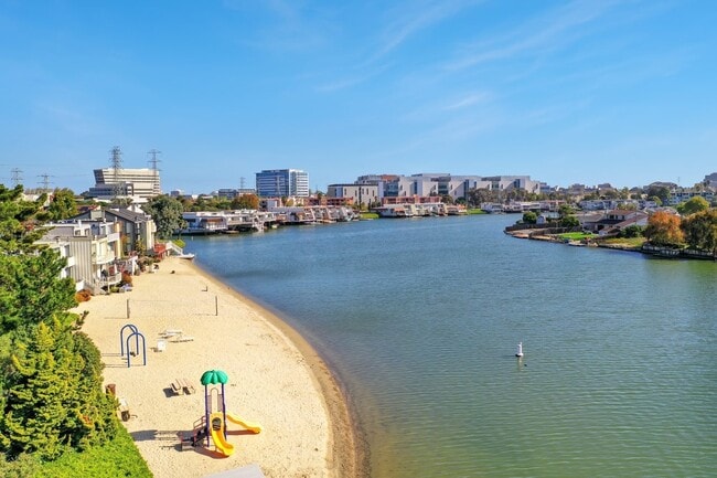 Building Photo - KITYP