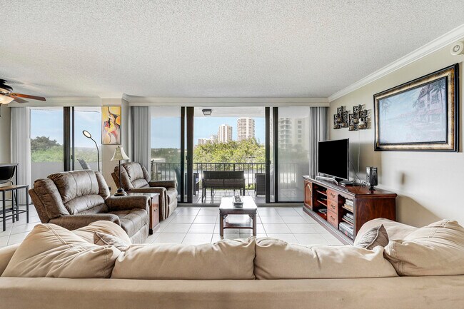 Building Photo - 4200 N Ocean Dr