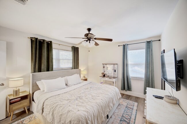 Building Photo - 1024 Juniper Ave