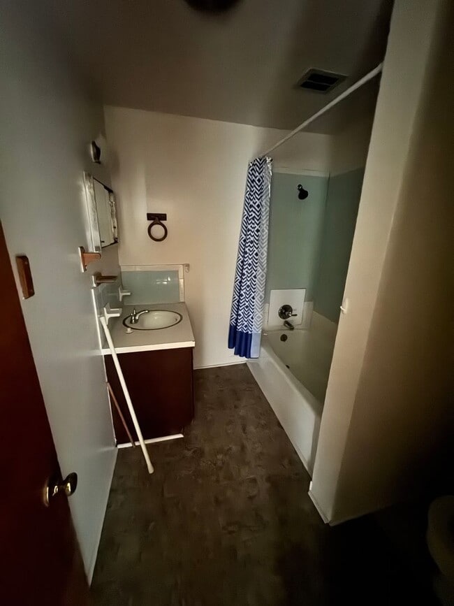 Building Photo - 2/1 outside city limits of Shelby, NC