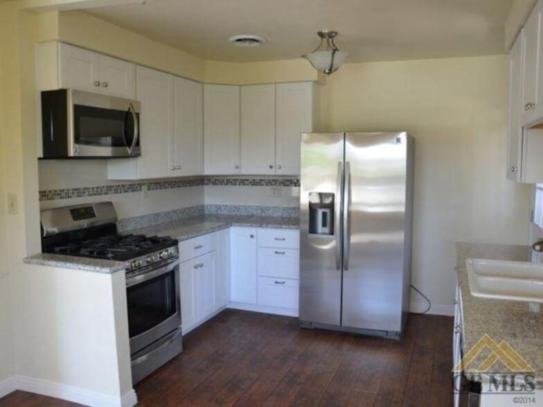 Building Photo - 6305 Almond Dr