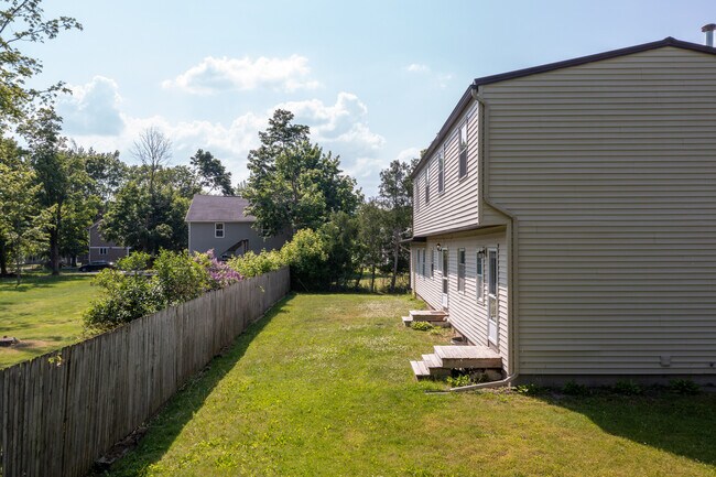 Building Photo - 2 Rorbach Ln